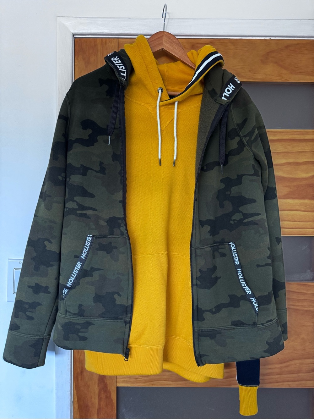 Abercrombie & Fitch And Hollister 2 PC Fleece Pullover Hoodie Front Pocket